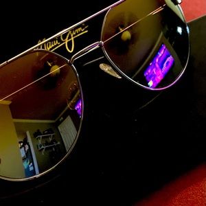 Maui Jim “Waterfront” rounded aviator sun glasses